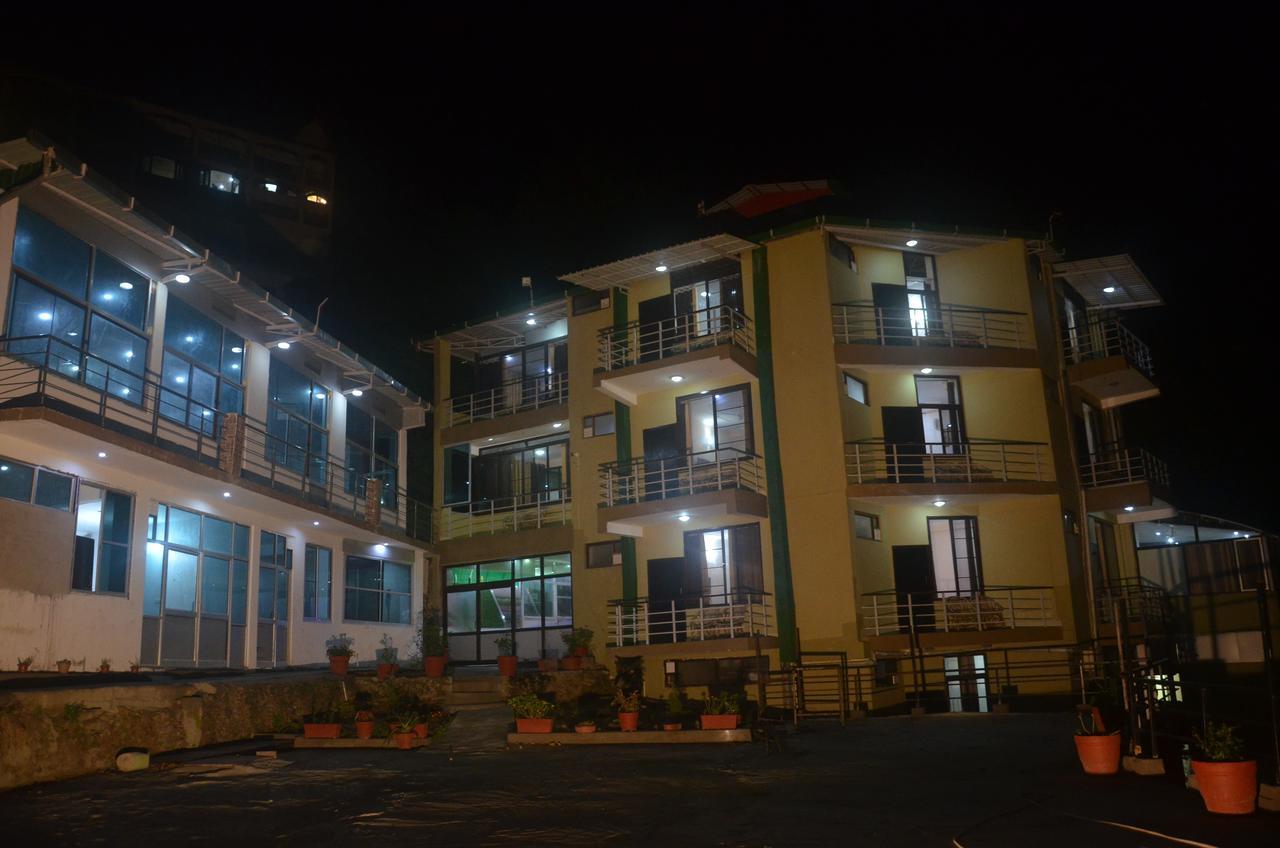 Corbett Hill Resort By Opensky Lansdowne Exterior photo